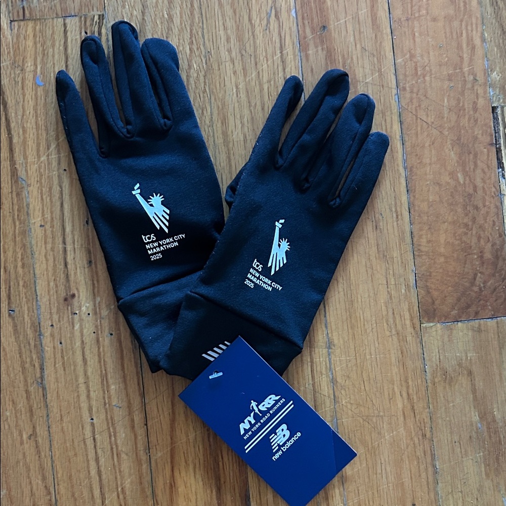 New Balance Black NYC Marathon Gloves